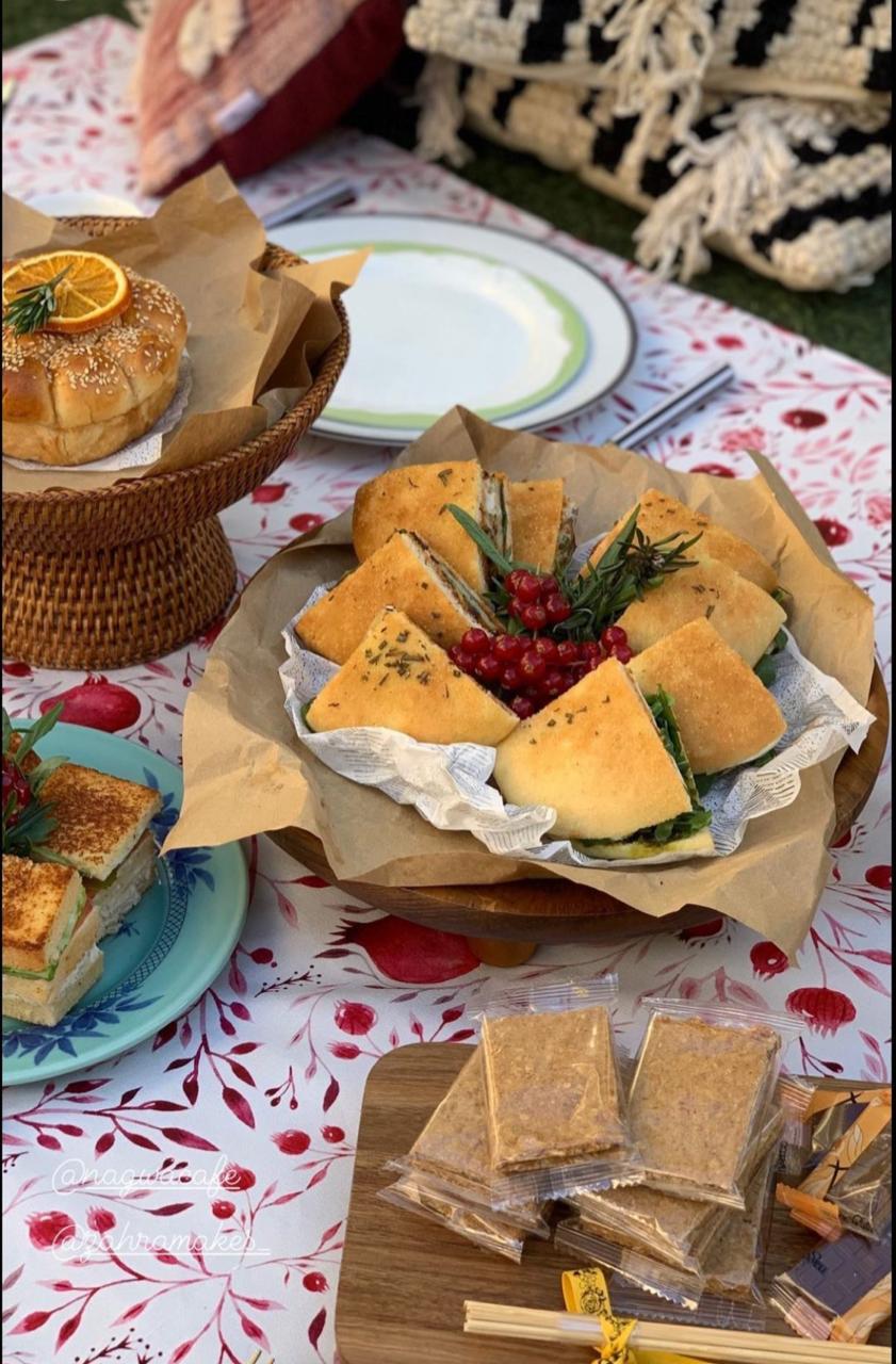 Table cloth - Red pattern