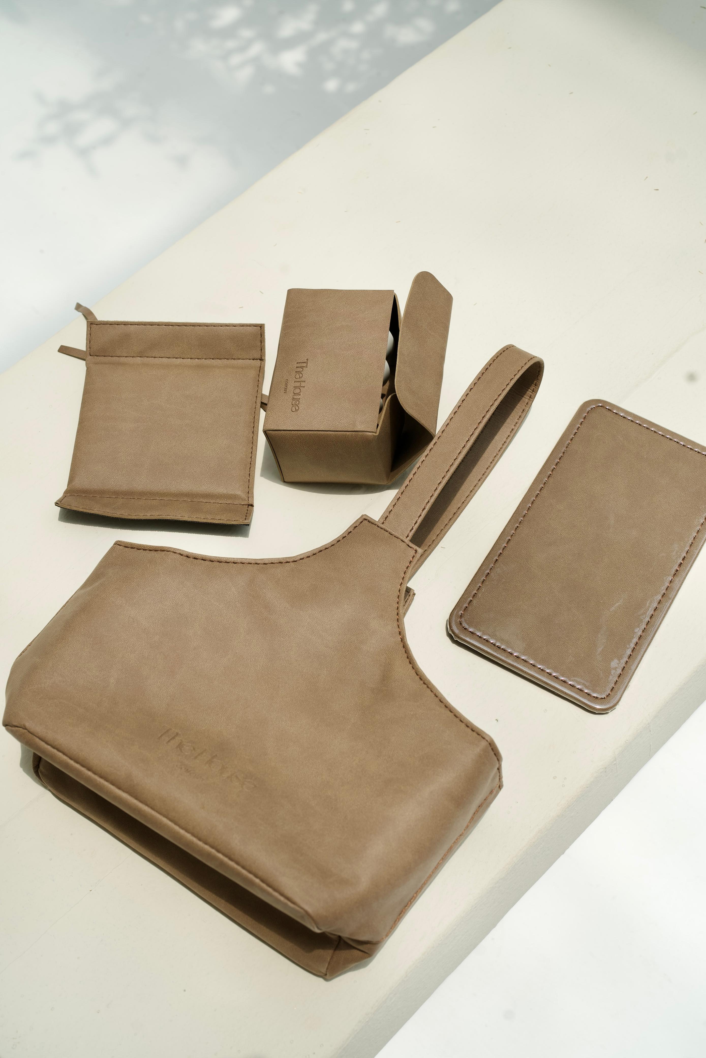 Large Leather Dallah Totebag - 2 dallah Set