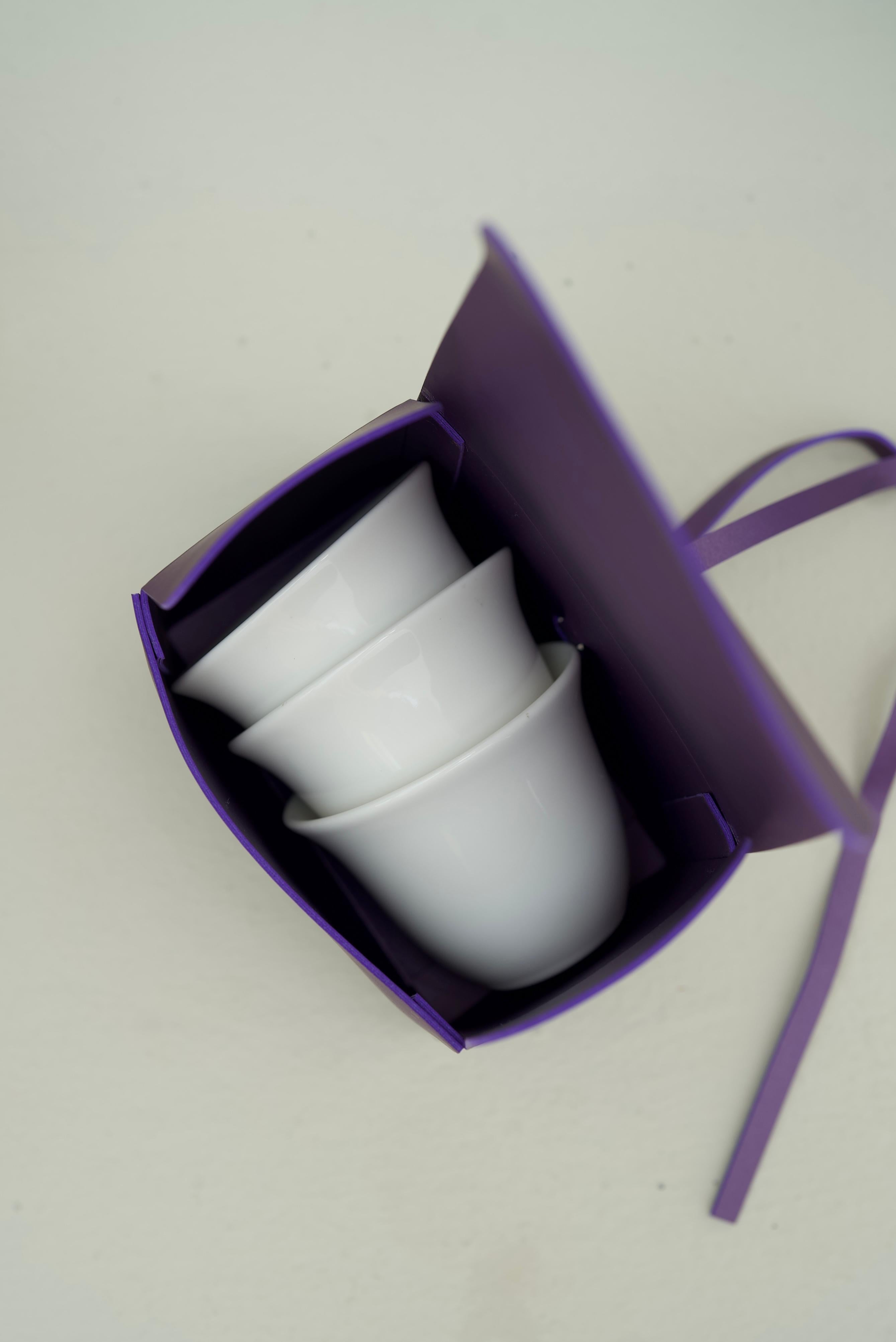 SMALL LEATHER POUCH W/ 3pcs CUPS